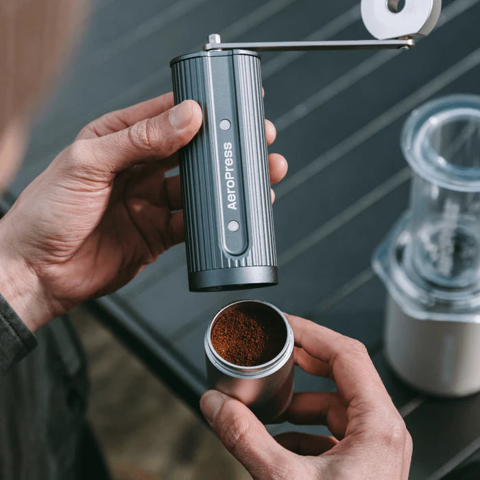 Molinillo manual AeroPress con muelas recubiertas de Titanio